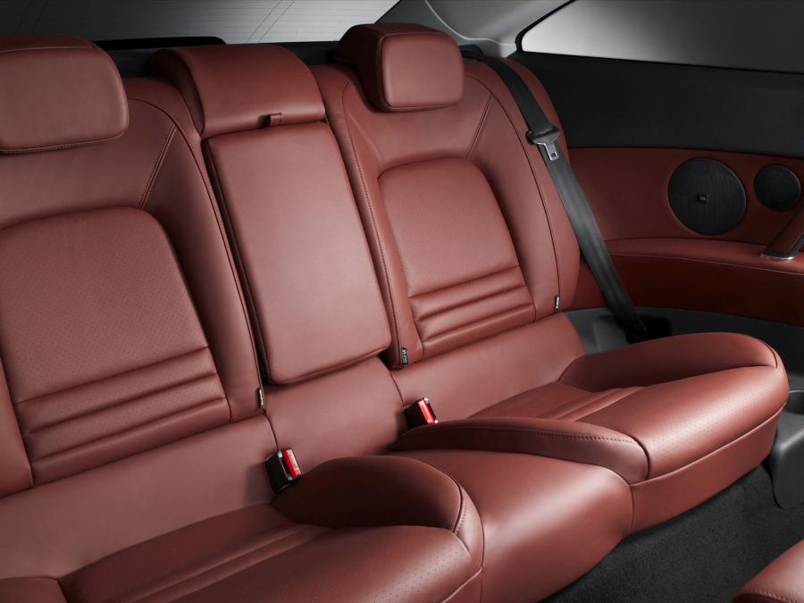  Peugeot 407 Coupe 2.7 V6 HDi 2005 года  (фото 12 из 15)